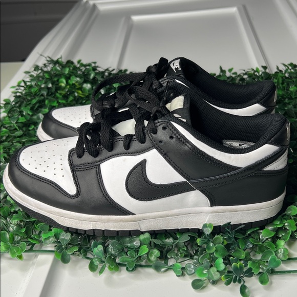 Nike Dunk Low Black and White, Size: 7Y - Picture 3 of 7